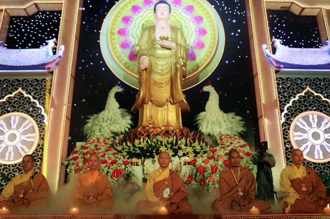 Lung linh đêm Di Đà 2018