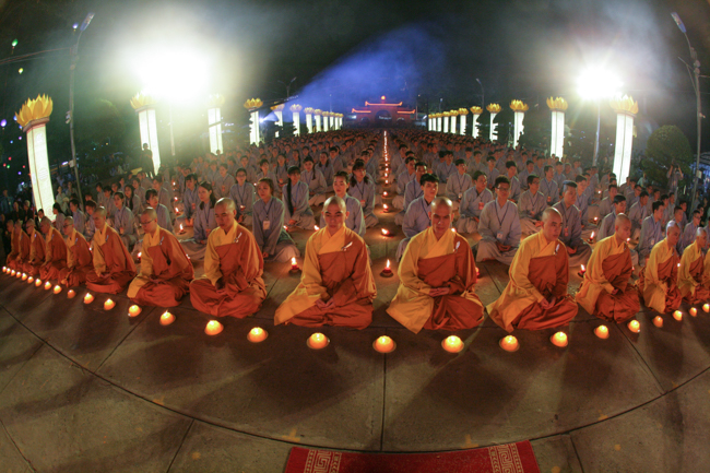 Lung linh đêm Di Đà 2018