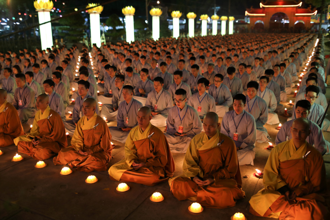 Lung linh đêm Di Đà 2018