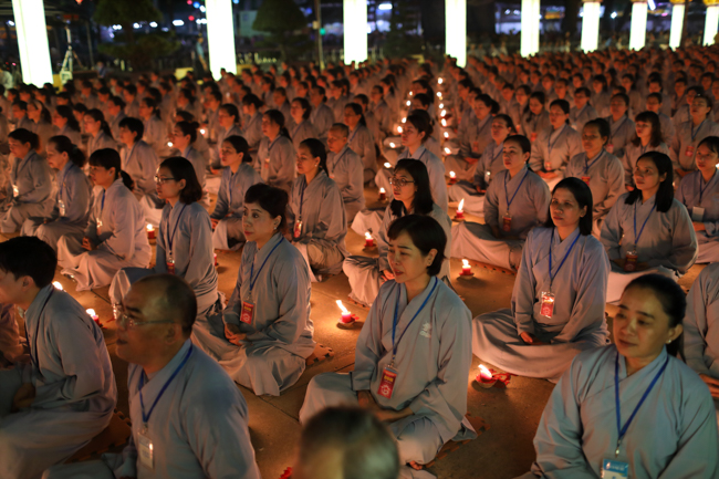Lung linh đêm Di Đà 2018