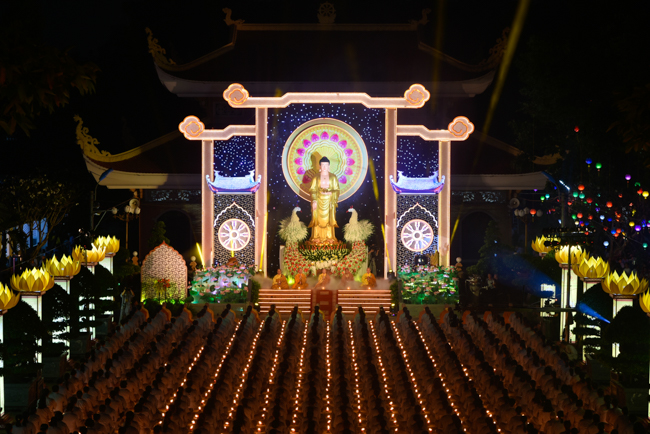 Lung linh đêm Di Đà 2018