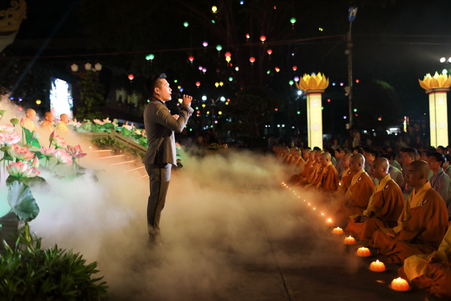 Lung linh đêm Di Đà 2018