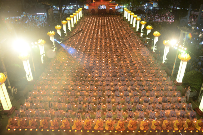 Lung linh đêm Di Đà 2018