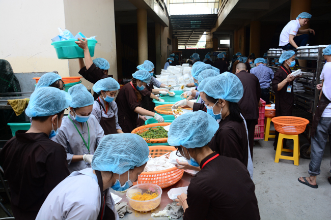 Lung linh đêm Di Đà 2018