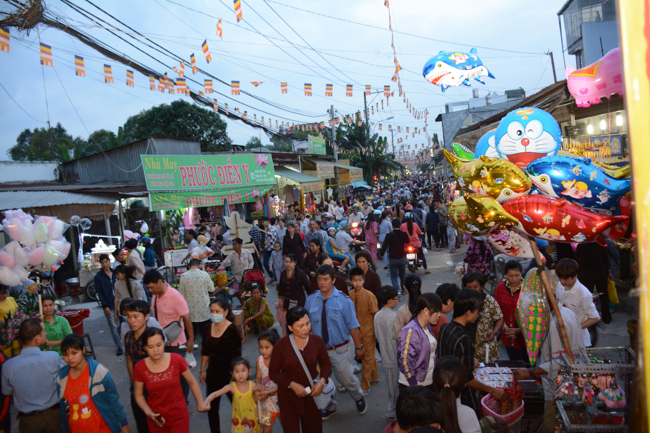 Lung linh đêm Di Đà 2018