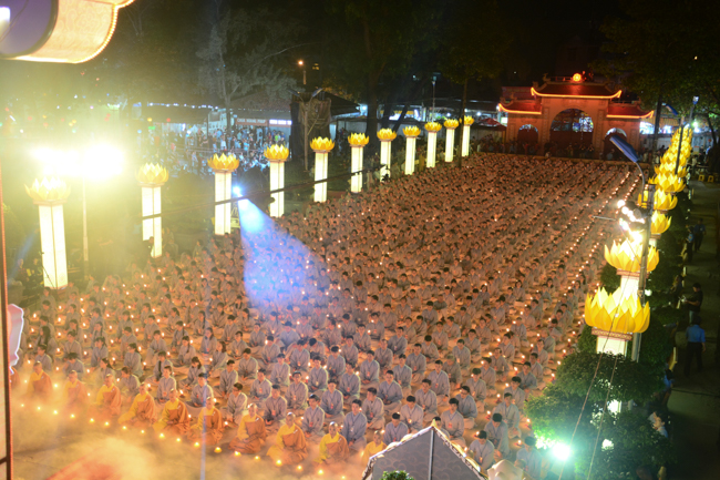 Lung linh đêm Di Đà 2018