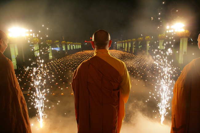 Lung linh đêm Di Đà 2018
