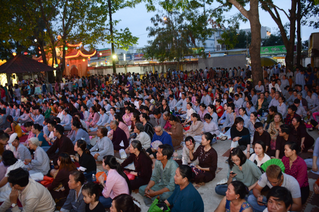 Lung linh đêm Di Đà 2018