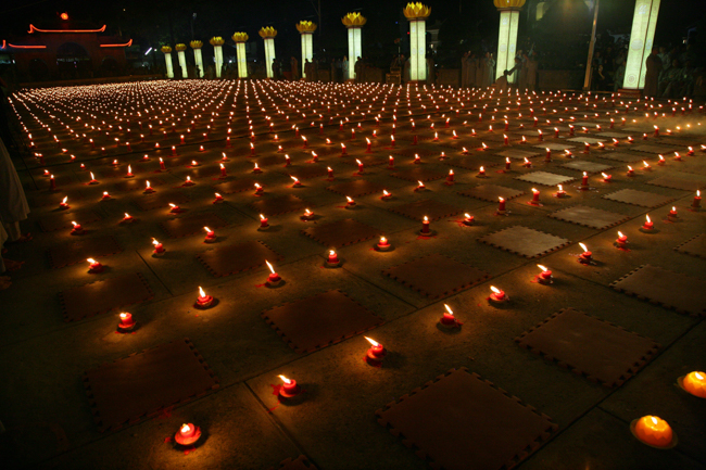 Lung linh đêm Di Đà 2018