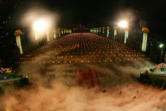 Lung linh đêm Di Đà 2018