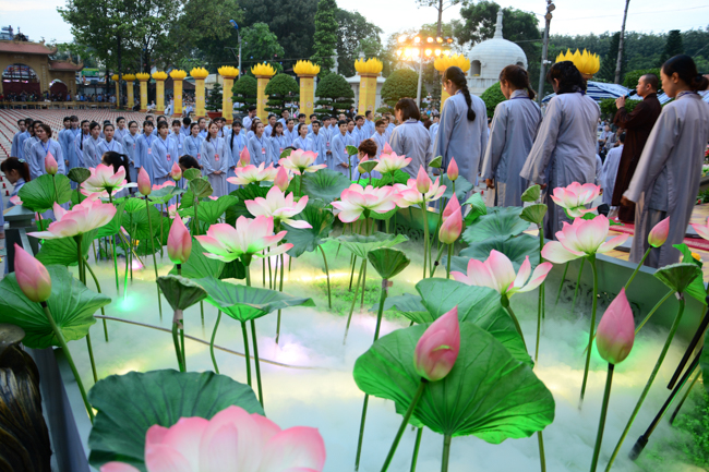 Lung linh đêm Di Đà 2018