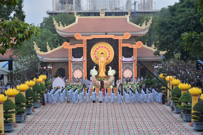 Lung linh đêm Di Đà 2018