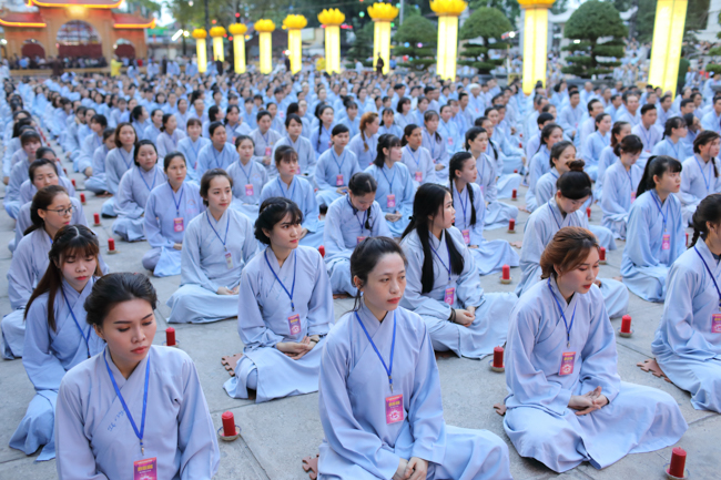 Lung linh đêm Di Đà 2018