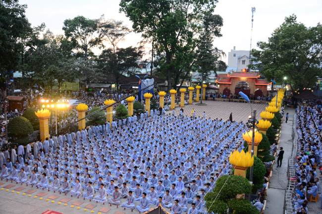 Lung linh đêm Di Đà 2018