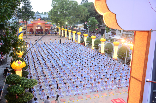 Lung linh đêm Di Đà 2018