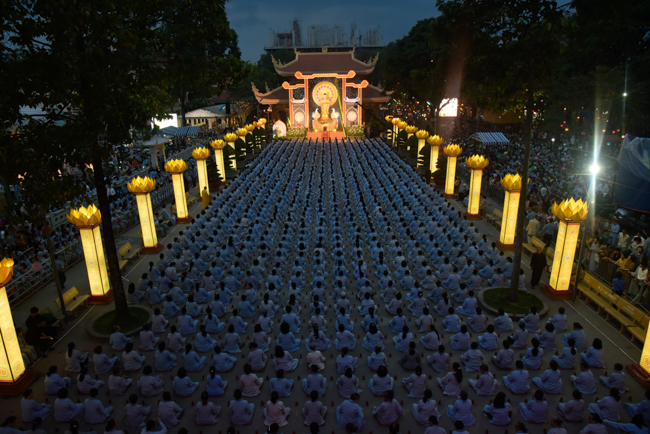 Lung linh đêm Di Đà 2018