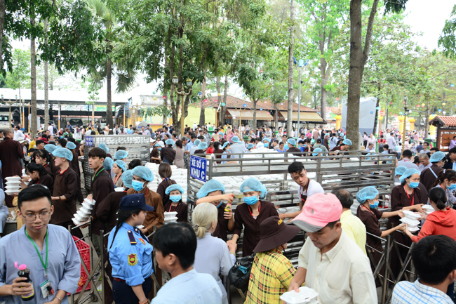 Lung linh đêm Di Đà 2018