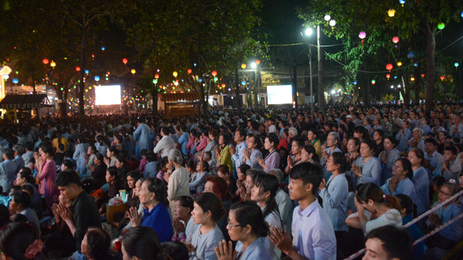 Lung linh đêm Di Đà 2018