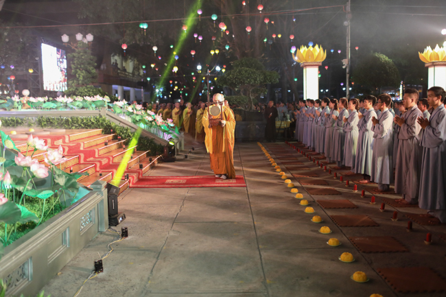 Lung linh đêm Di Đà 2018