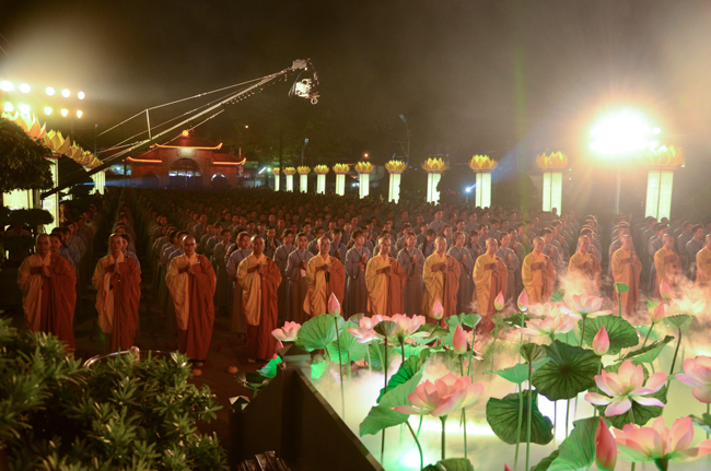 Lung linh đêm Di Đà 2018