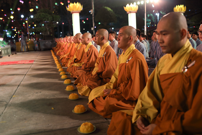 Lung linh đêm Di Đà 2018