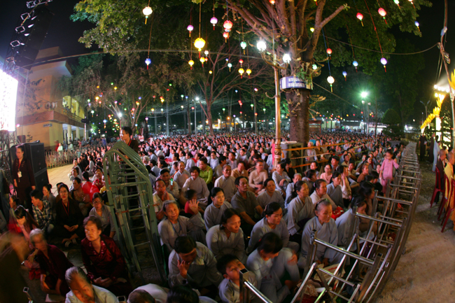 Lung linh đêm Di Đà 2018