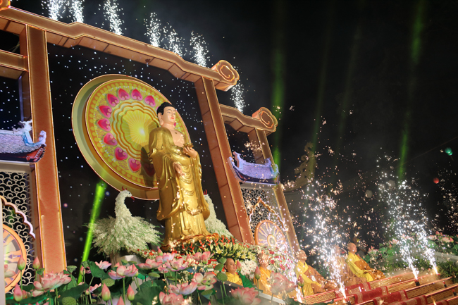 Lung linh đêm Di Đà 2018