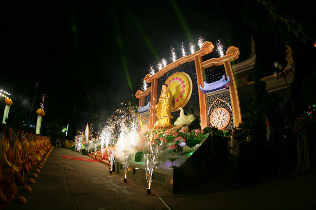 Lung linh đêm Di Đà 2018