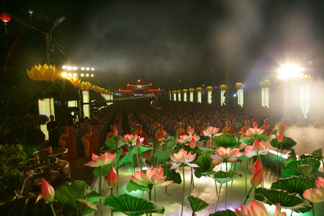 Lung linh đêm Di Đà 2018