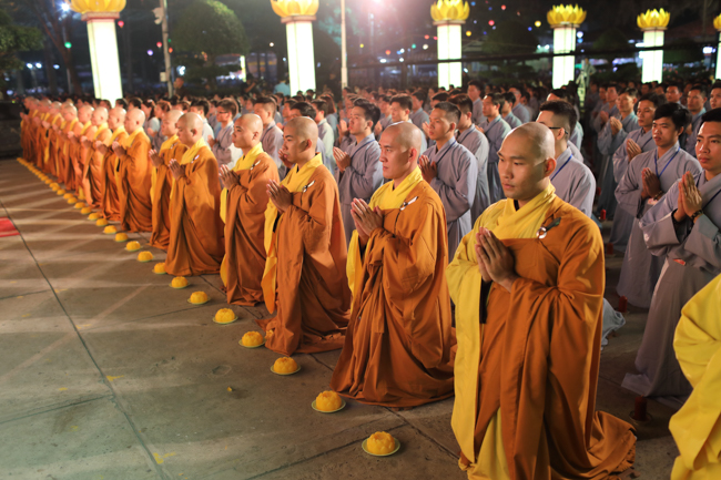 Lung linh đêm Di Đà 2018