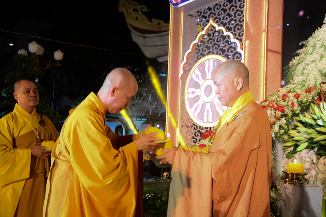 Lung linh đêm Di Đà 2018