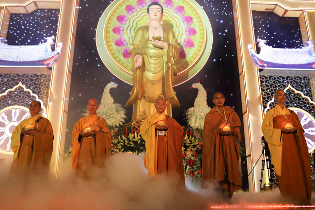 Lung linh đêm Di Đà 2018