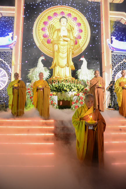 Lung linh đêm Di Đà 2018