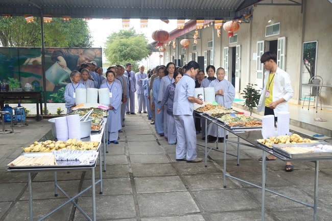 The 6th retreat of “Study of the Buddha's Practice  at Dong Cao pagoda in Thanh Hoa.