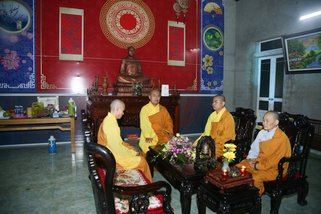 Chùa Đống Cao: Đêm hội hoa đăng kỷ niệm đức Từ Phụ A-di-đà