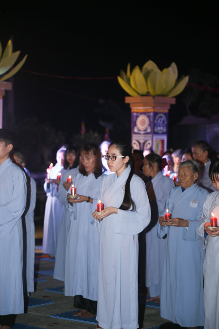 Chùa Đống Cao: Đêm hội hoa đăng kỷ niệm đức Từ Phụ A-di-đà