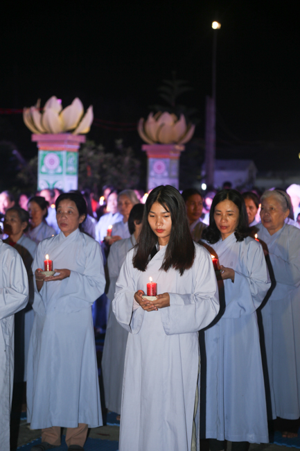 Chùa Đống Cao: Đêm hội hoa đăng kỷ niệm đức Từ Phụ A-di-đà