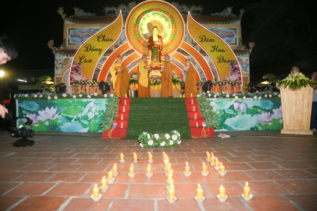 Chùa Đống Cao: Đêm hội hoa đăng kỷ niệm đức Từ Phụ A-di-đà