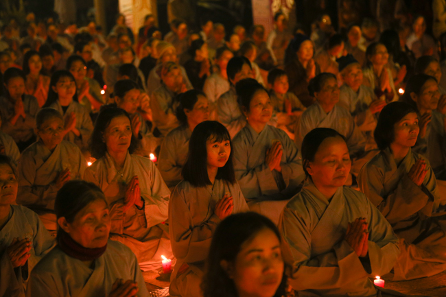 Chùa Đống Cao: Đêm hội hoa đăng kỷ niệm đức Từ Phụ A-di-đà
