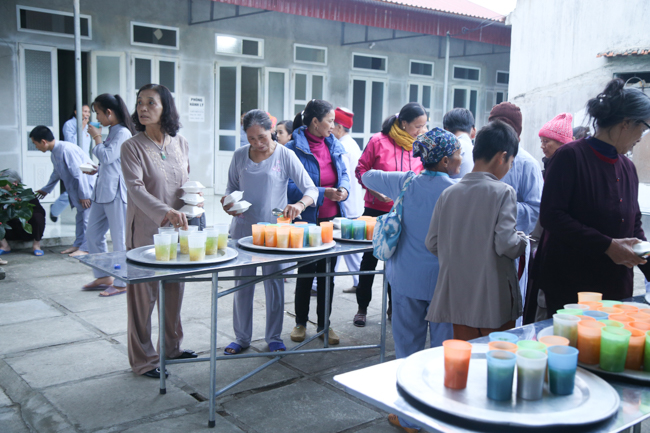 Chùa Đống Cao: Đêm hội hoa đăng kỷ niệm đức Từ Phụ A-di-đà