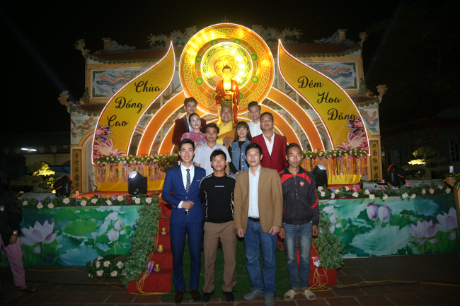 Chùa Đống Cao: Đêm hội hoa đăng kỷ niệm đức Từ Phụ A-di-đà