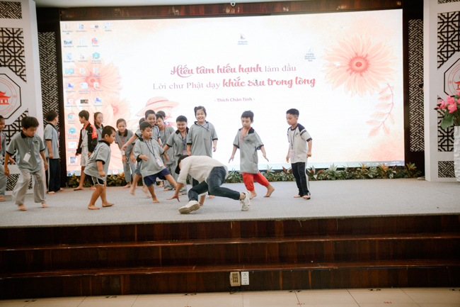 Khóa tu thiếu nhi “Em Về Bên Phật”