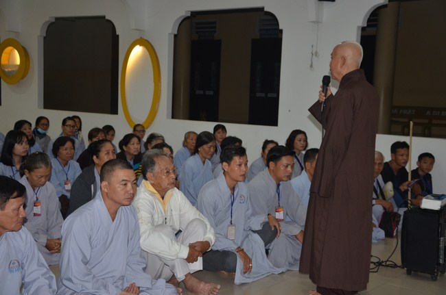 The Founder 's death anniversary at Quang Duc Pagoda and freeing creatures in Can Tho Province