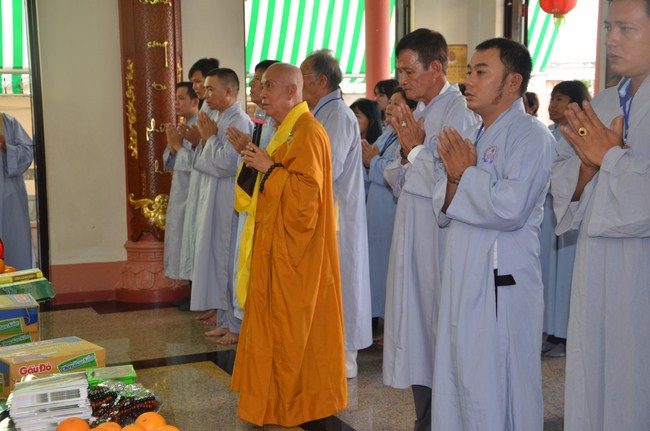 The Founder 's death anniversary at Quang Duc Pagoda and freeing creatures in Can Tho Province