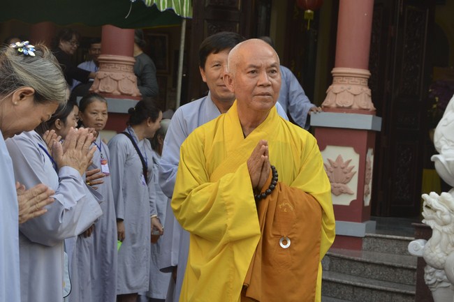 The Founder 's death anniversary at Quang Duc Pagoda and freeing creatures in Can Tho Province