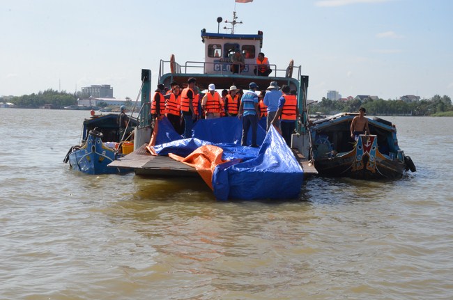 The Founder 's death anniversary at Quang Duc Pagoda and freeing creatures in Can Tho Province