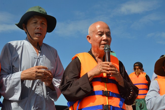 The Founder 's death anniversary at Quang Duc Pagoda and freeing creatures in Can Tho Province