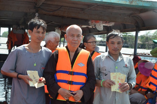 The Founder 's death anniversary at Quang Duc Pagoda and freeing creatures in Can Tho Province