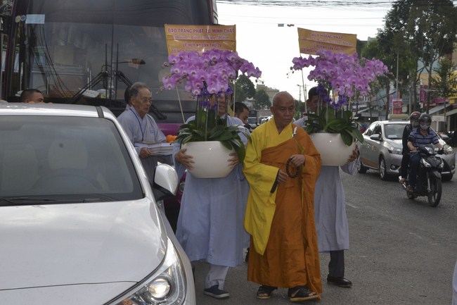 The Founder 's death anniversary at Quang Duc Pagoda and freeing creatures in Can Tho Province