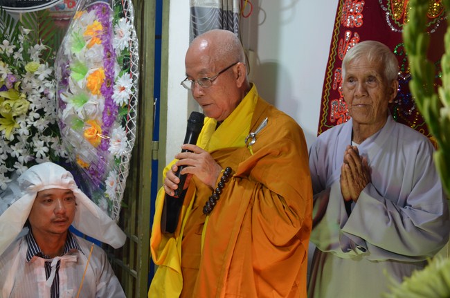 The Founder 's death anniversary at Quang Duc Pagoda and freeing creatures in Can Tho Province